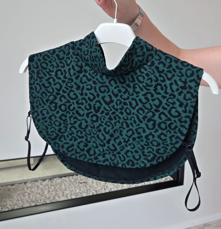 Kraagje Peggy - groen colletje met panterprint