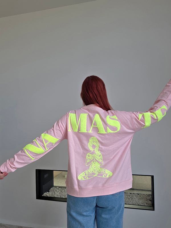 Sweater Marloes - Namasté in teddy letters
