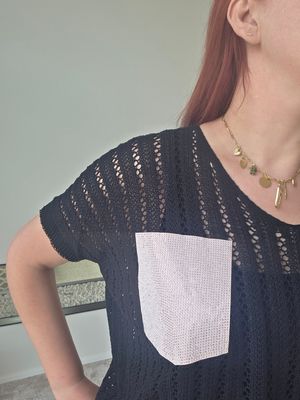Top Lily - opengewerkt met glitter borstzakje