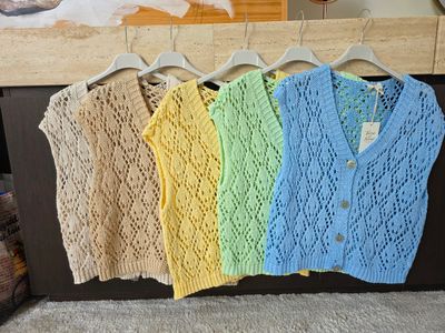 Vest Elly - gehaakte met V-hals Vest Elly - gehaakte met V-hals