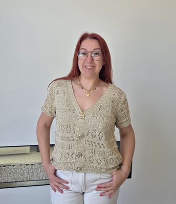 Vest Zia - gehaakte met gouden knopen Vest Zia - gehaakte met gouden knopen