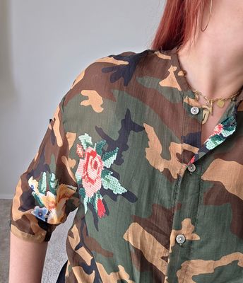 Hemd Lidy - army print met bloemen
