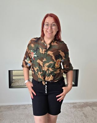 Hemd Lidy - army print met bloemen