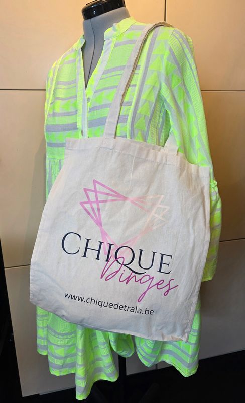 Chique Tote Bag