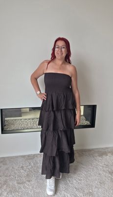 Jurk Nina - strapless smock met ruffles