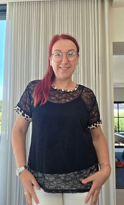 Top Lily - kanten top met korte mouw en panter