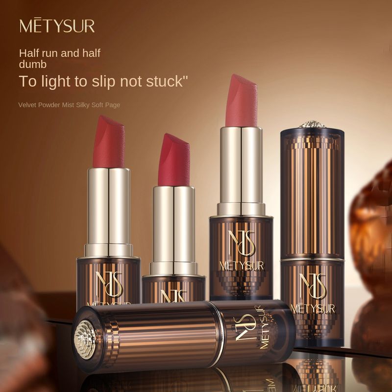 Velvet Matte Long-Lasting Lipstick - Cup-Resistant Lip Gloss