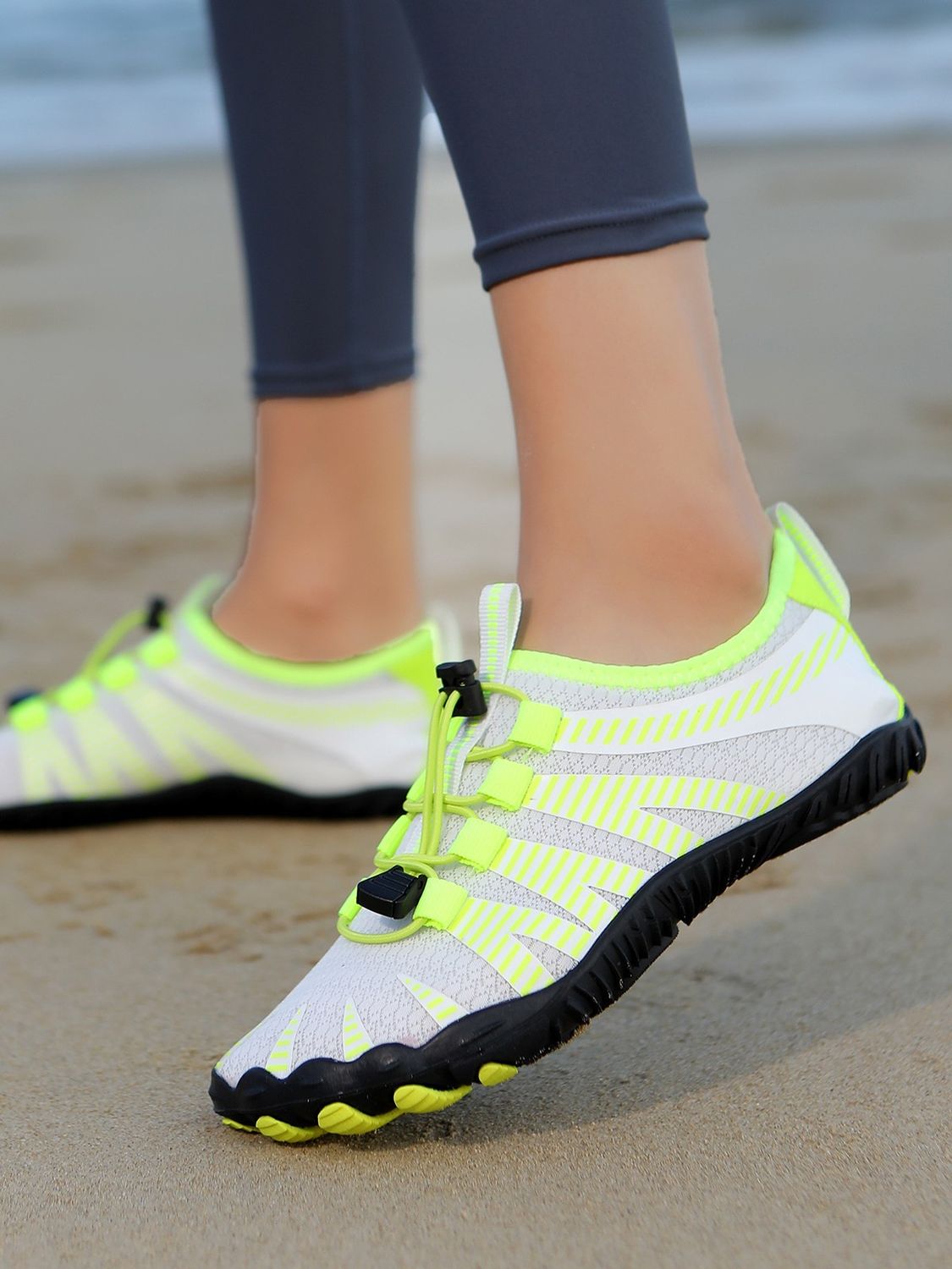 Outdoor Sports River Tracing Shoes, Non-slip Couple Surfing And Snorkeling Shoes, Men And Women Barefoot Wading Shoes, Breathable Beach Shoes, Yoga