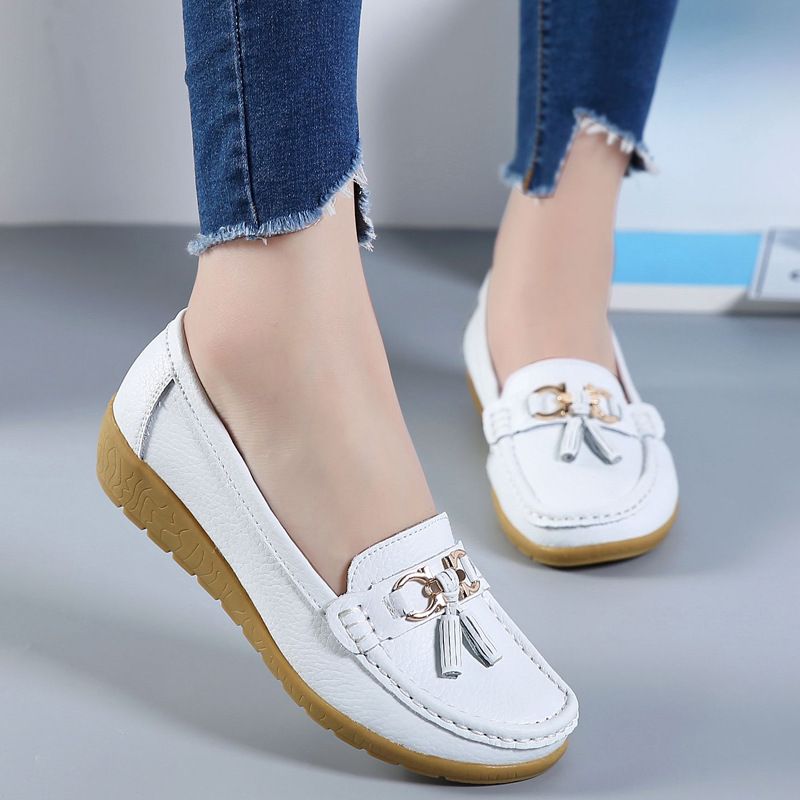 Genuine Leather Flat Heel Soft Bottom Leather Shoes Plus Size Cross-border Foreign Trade Women, Color: White, Size: 35