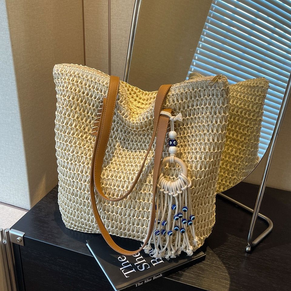 Straw Bag  Large-capacity Tote Bag All-match Seaside Shoulder Commuter Woven Bag, Color: Off-white, Size: One size fits all