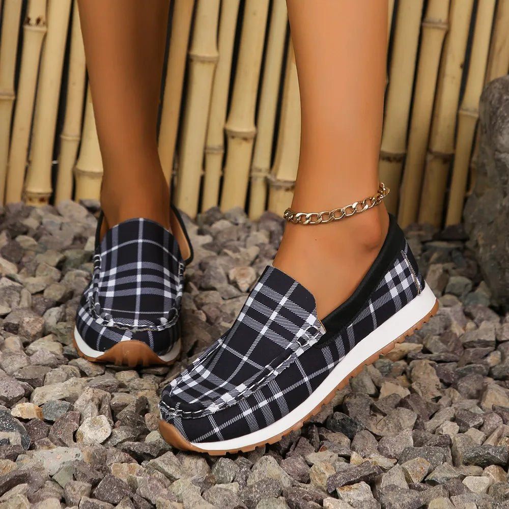 Women’s Fashionable Plaid Toe Slip-Ons, Size: 43, Color: Black