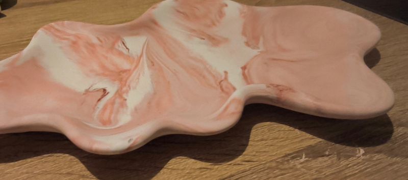 Grand plateau marbré rouge