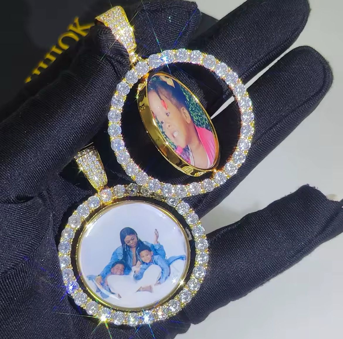 Rotating Photo Medallion