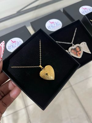 SWIPE RIGHT FOR MORE  ➡️