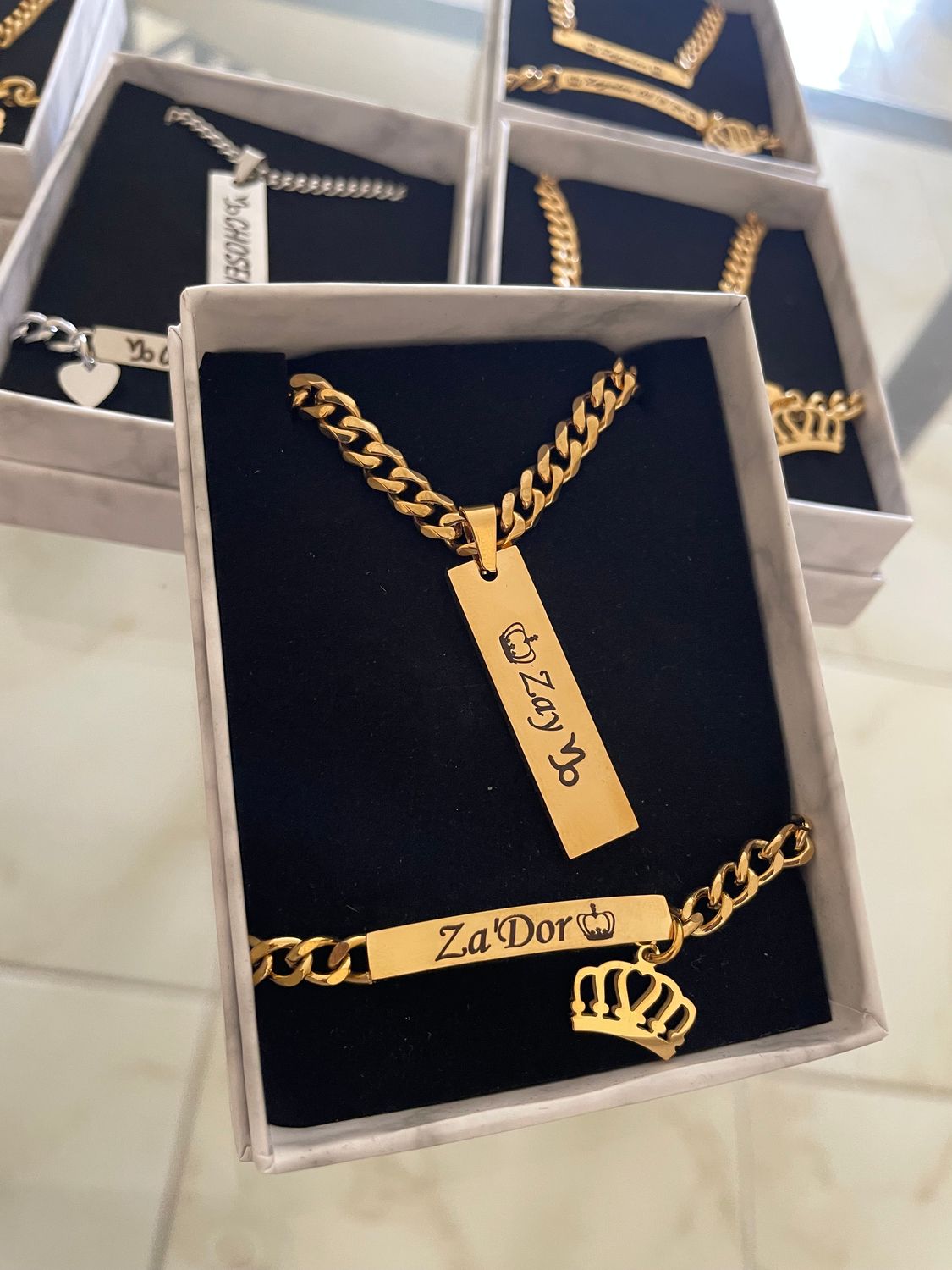 SWIPE FOR MORE &amp; FONTS ➡️