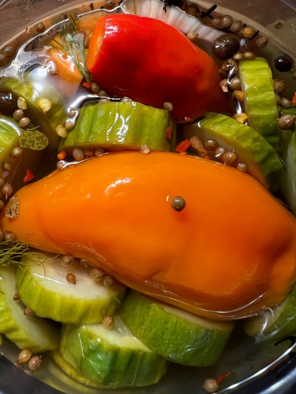 Refrigerator Style Spicy Garlic Dill Pickles - 24oz