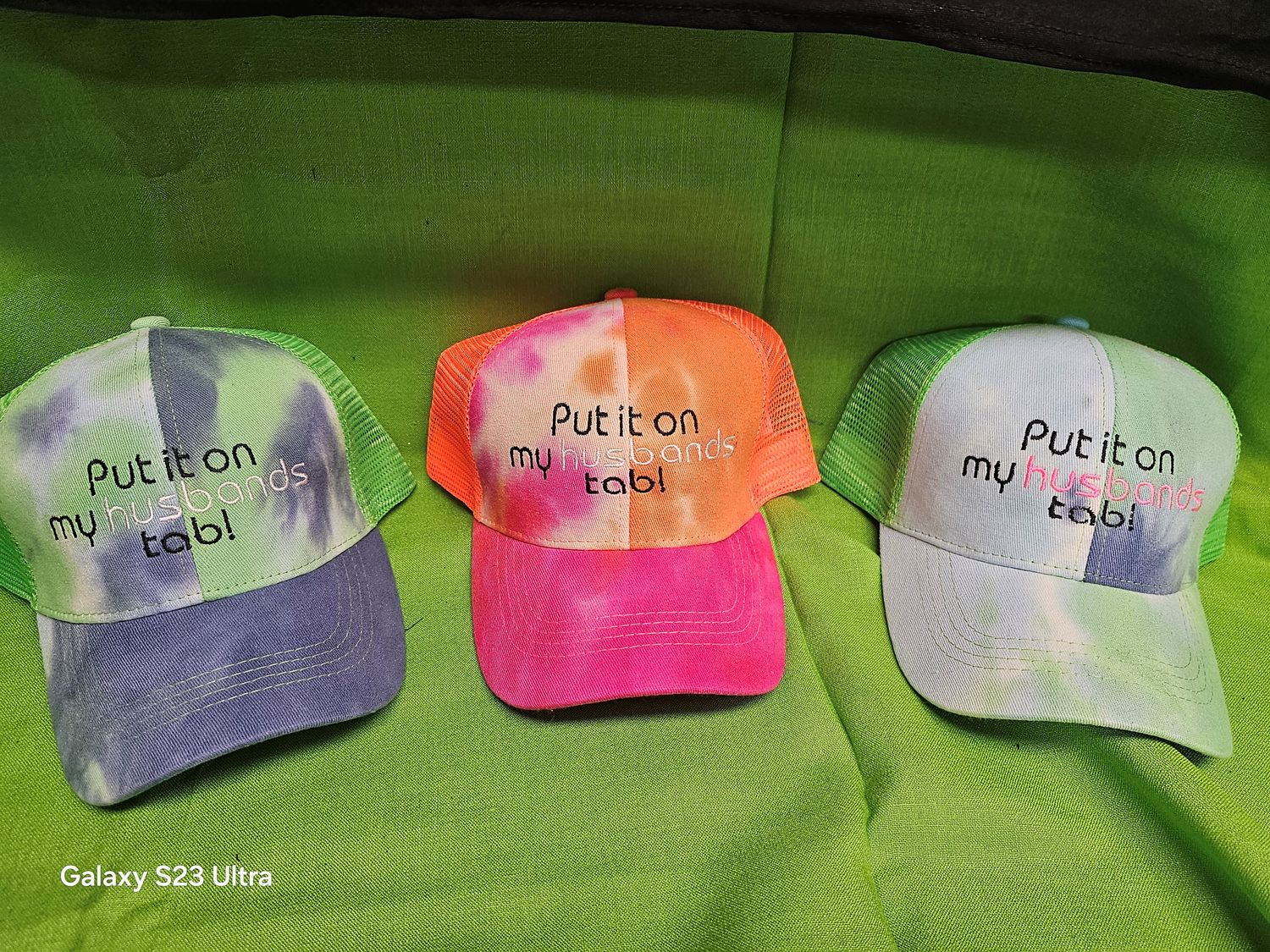 Embroidered Women&#39;s Ponytail Hats
