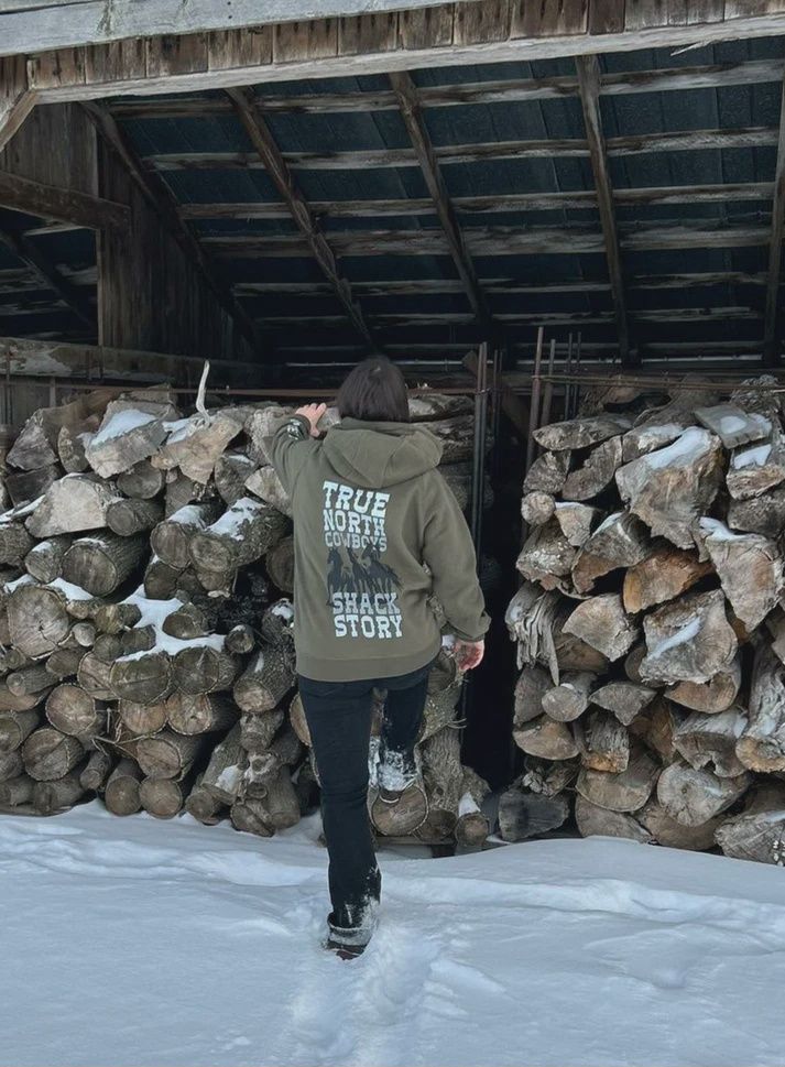 Hoodie Shack Story - 3 horses