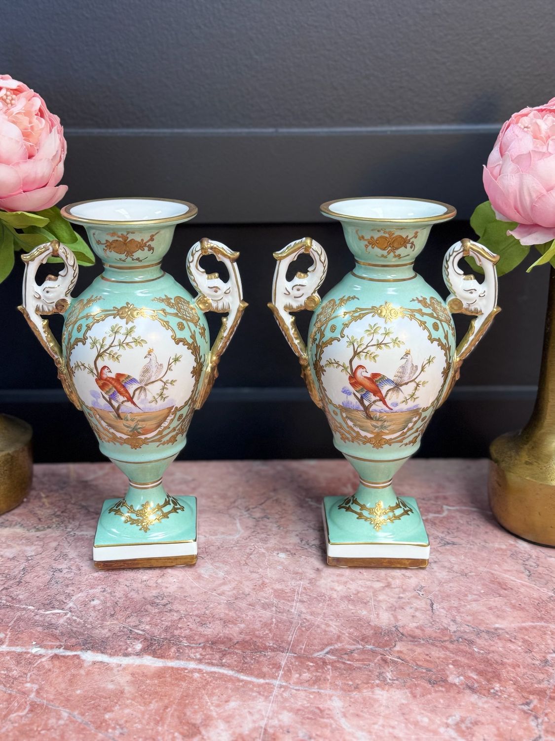 Chelsea House urns