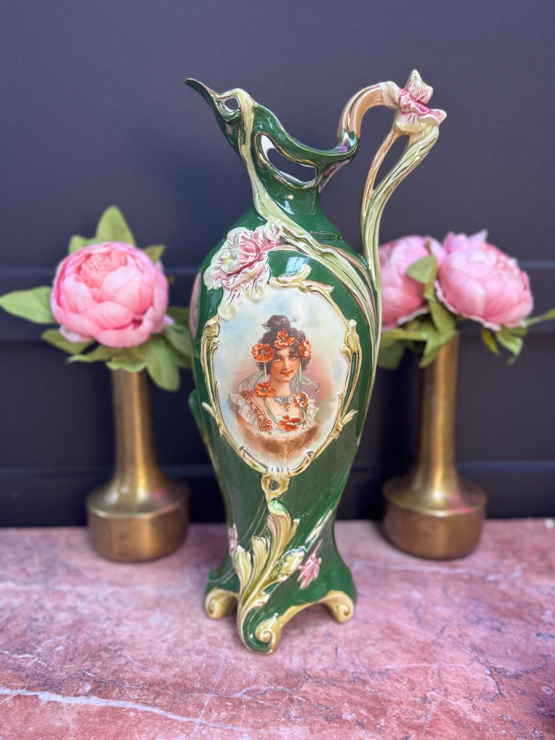 Majolica Green vase with portrait and spout