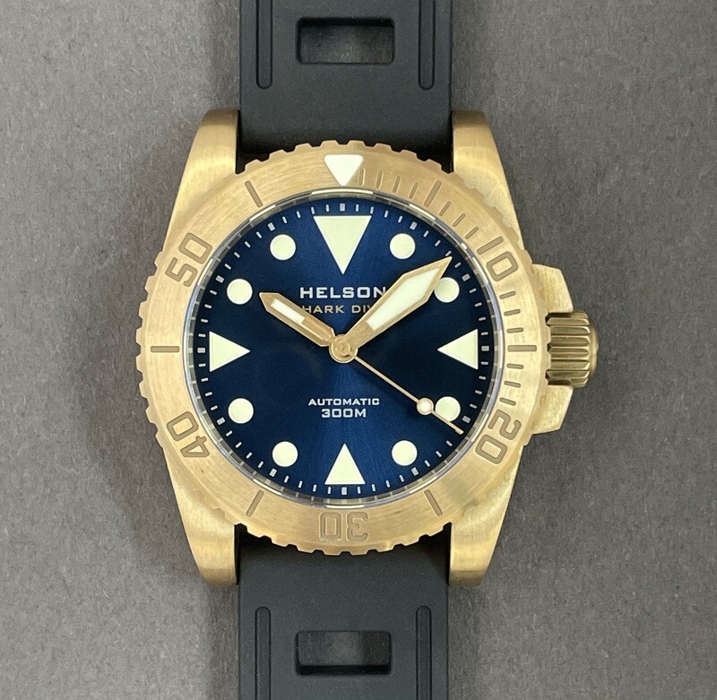 Helson shark hotsell diver 42