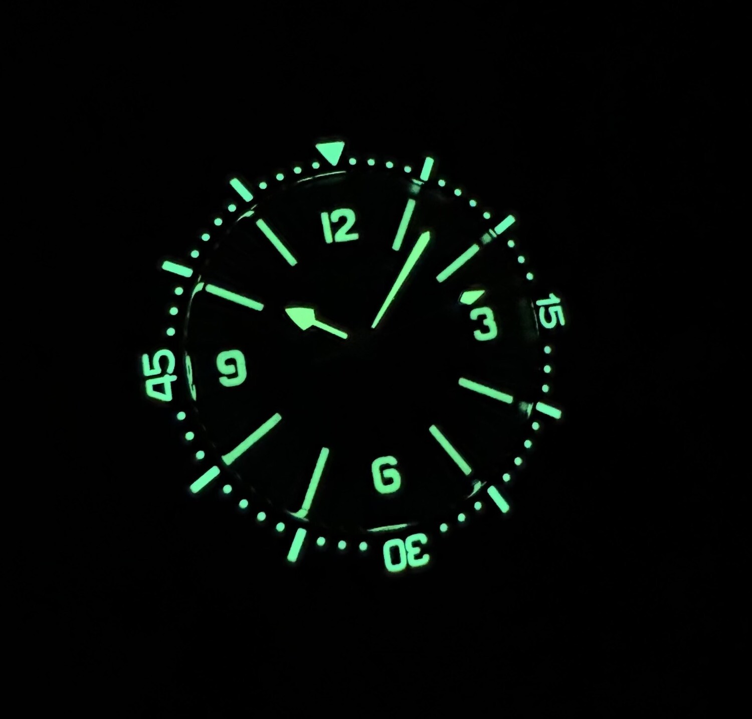 Hammerhead 40 Blue dial C3 white hands