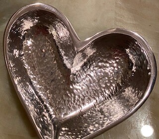 Petite hammered heart bowl