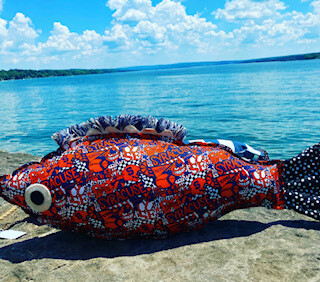 SU fish pillow