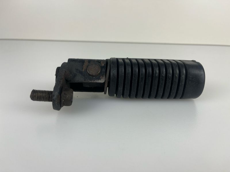 Honda CX500-B footpeg right