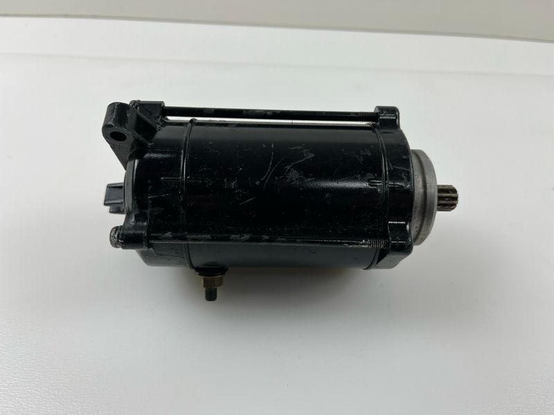Honda VF 700/750 F Starter motor (left)