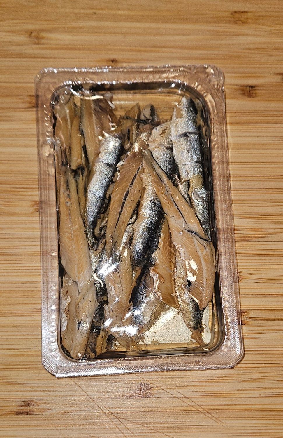 Hot smoked anchovies in oil 125g