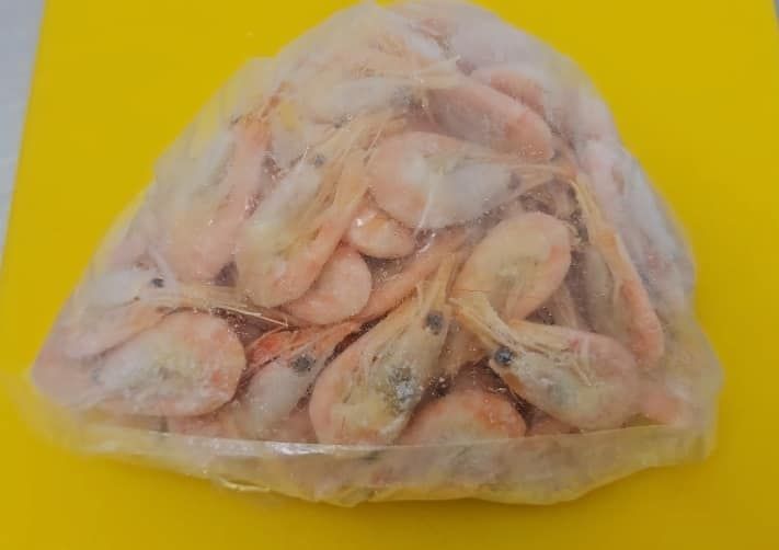 Shell on prawn frozen