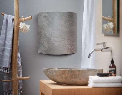 Designheizung mit Stromanschluss für Steckdose