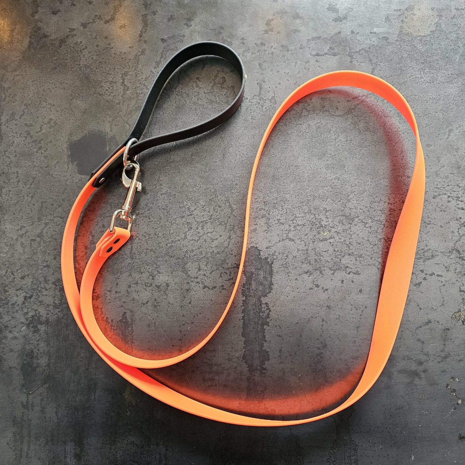 Laisse artisanale en BioThane® orange – 5 pieds