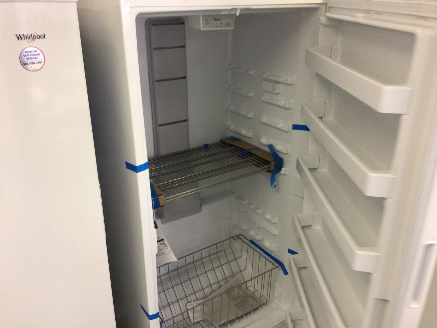 WHIRLPOOL UPRIGHT FREEZER WZF34X20DW06-1