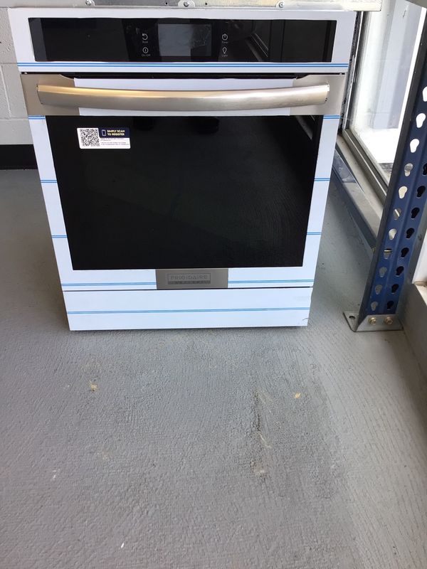 GCWS2438AF Frigidaire 24 in. Single Electric Built-In Wall Oven Self Cleaning w/ Air Fry, Steam Bake, True Convection Stainless Steel