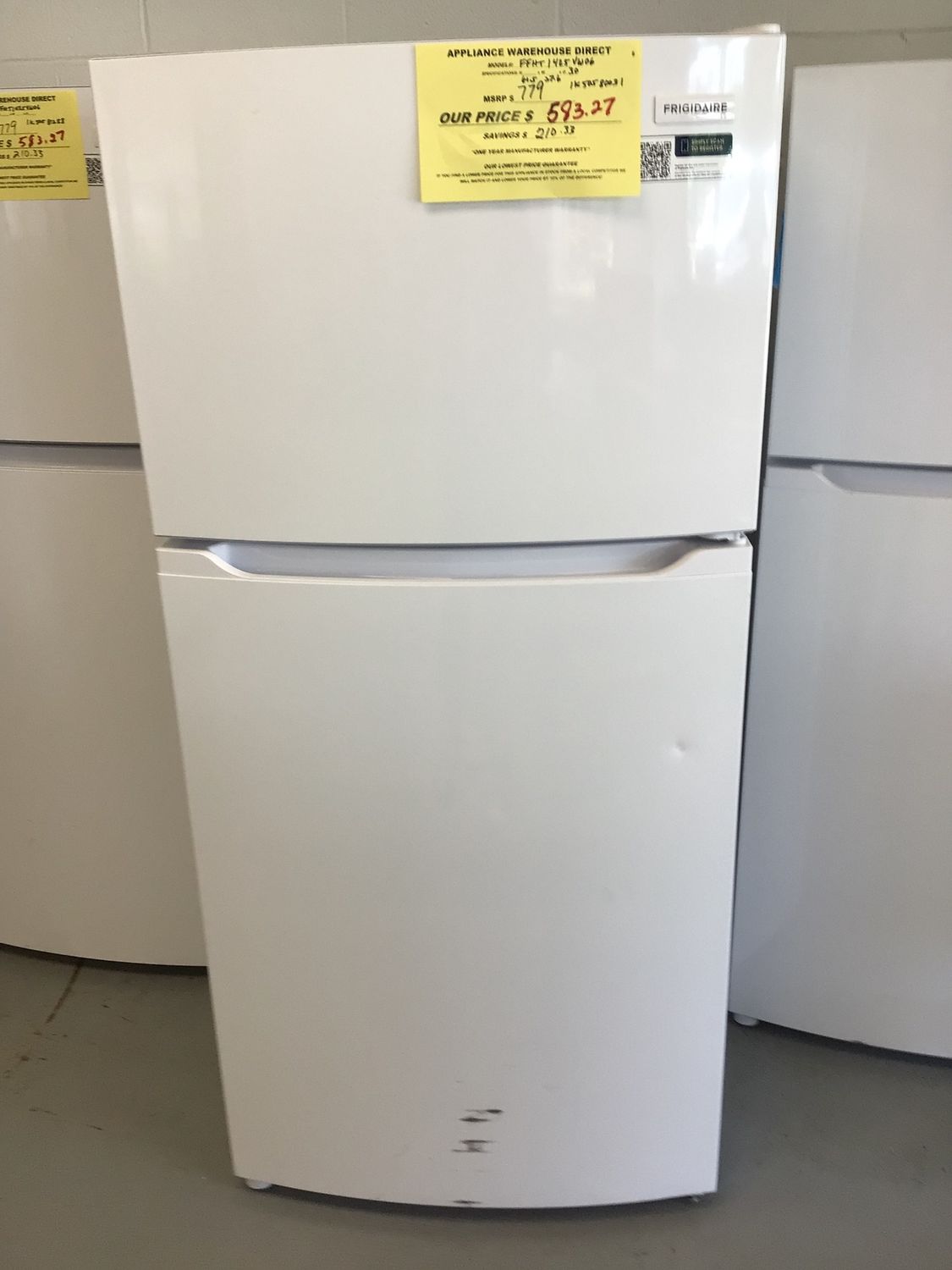 FFHT1425VW-5 Frigidaire 27.6 in. 14 cu.ft. Top Freezer Refrigerator Energy Star White H.60.5in W.27.625in. D.29.375in