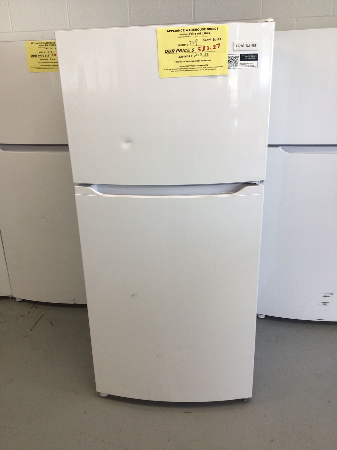 FFHT1425VW-3 Frigidaire 27.6 in. 14 cu.ft. Top Freezer Refrigerator Energy Star White H.60.5in W.27.625in. D.29.375in