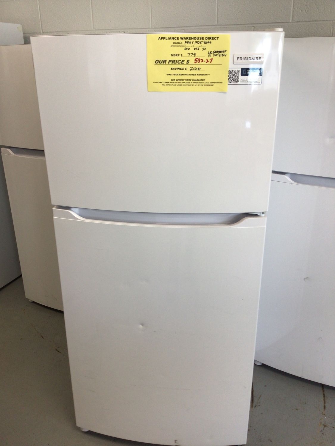 FFHT1425VW-5 Frigidaire 27.6 in. 14 cu.ft. Top Freezer Refrigerator Energy Star White H.60.5in W.27.625in. D.29.375in