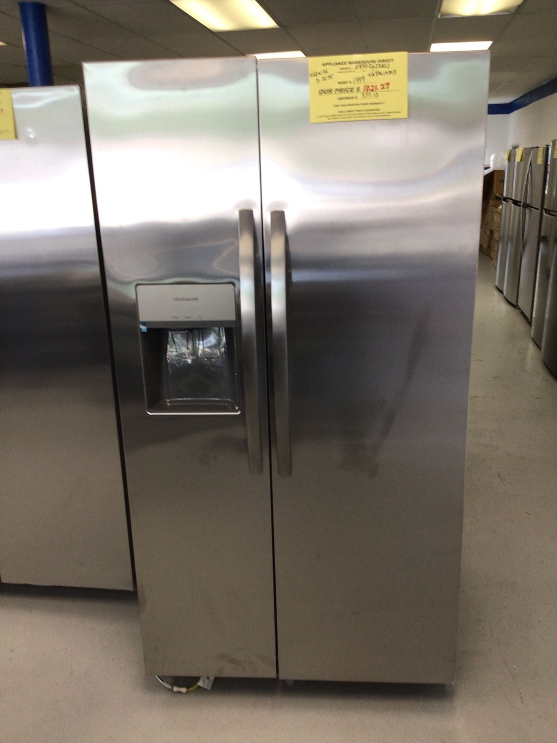 FRSS2623AS-1 Frigidaire 25.6 cu.ft. Side by Side with Ice Maker Stainless Steel Energy Star H.68 W.36 D.32.75