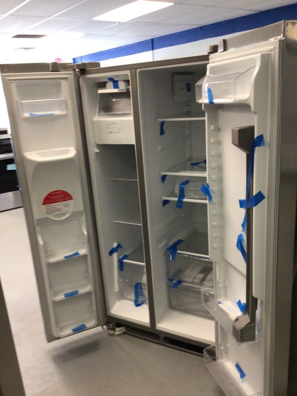 FRSS2623ASG FRIGIDAIRE 26 cu.ft. Side by Side, High Capacity Ice Maker, Water &amp; Ice Dispenser, EvenTemp Cooling, Frost Free, Adjustable Glass Shelves, LED Lighting, Energy Star, Stainless Steel, H.68.