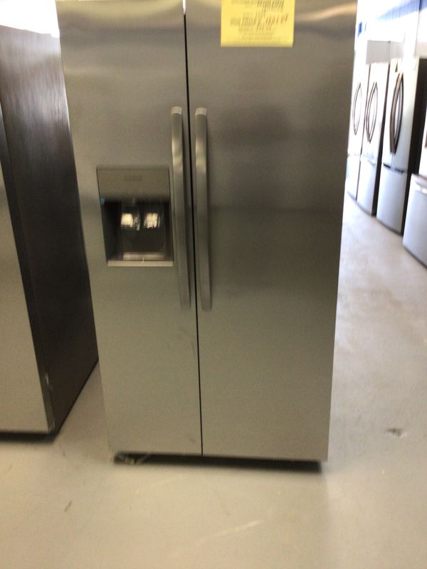 FRSS2623AS-3 Frigidaire 25.6 cu.ft. Side by Side with Ice Maker Stainless Steel Energy Star H.68 W.36 D.32.75