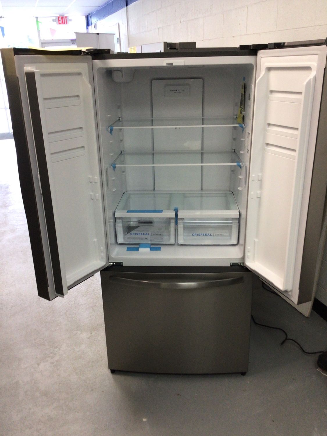 FRFG1723AV-1 Frigidaire 17.6 cu.ft. Counter Depth French Door Stainless Steel Energy Star H.67.9 W.32 D.25.2