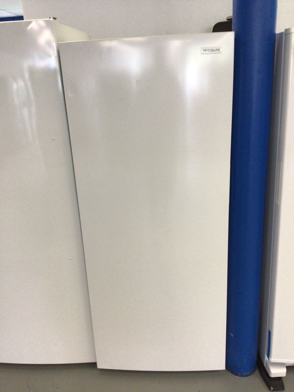 FFFU13F2VW-1 Frigidaire 13 cu.ft. Frost Free Upright Freezer Garage Ready White H.67 W.27.75 D. 26