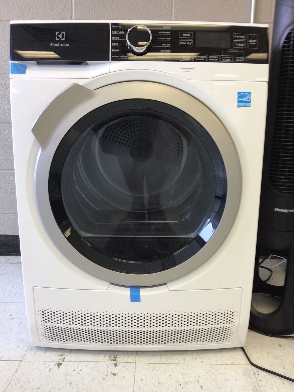 ELFE4222AW ELECTROLUX 24&quot; 4.0 cu.ft. COMPACT STACKABLE ELECTRIC DRYER WITH INSTANT FRESH, VENTLESS, WHITE