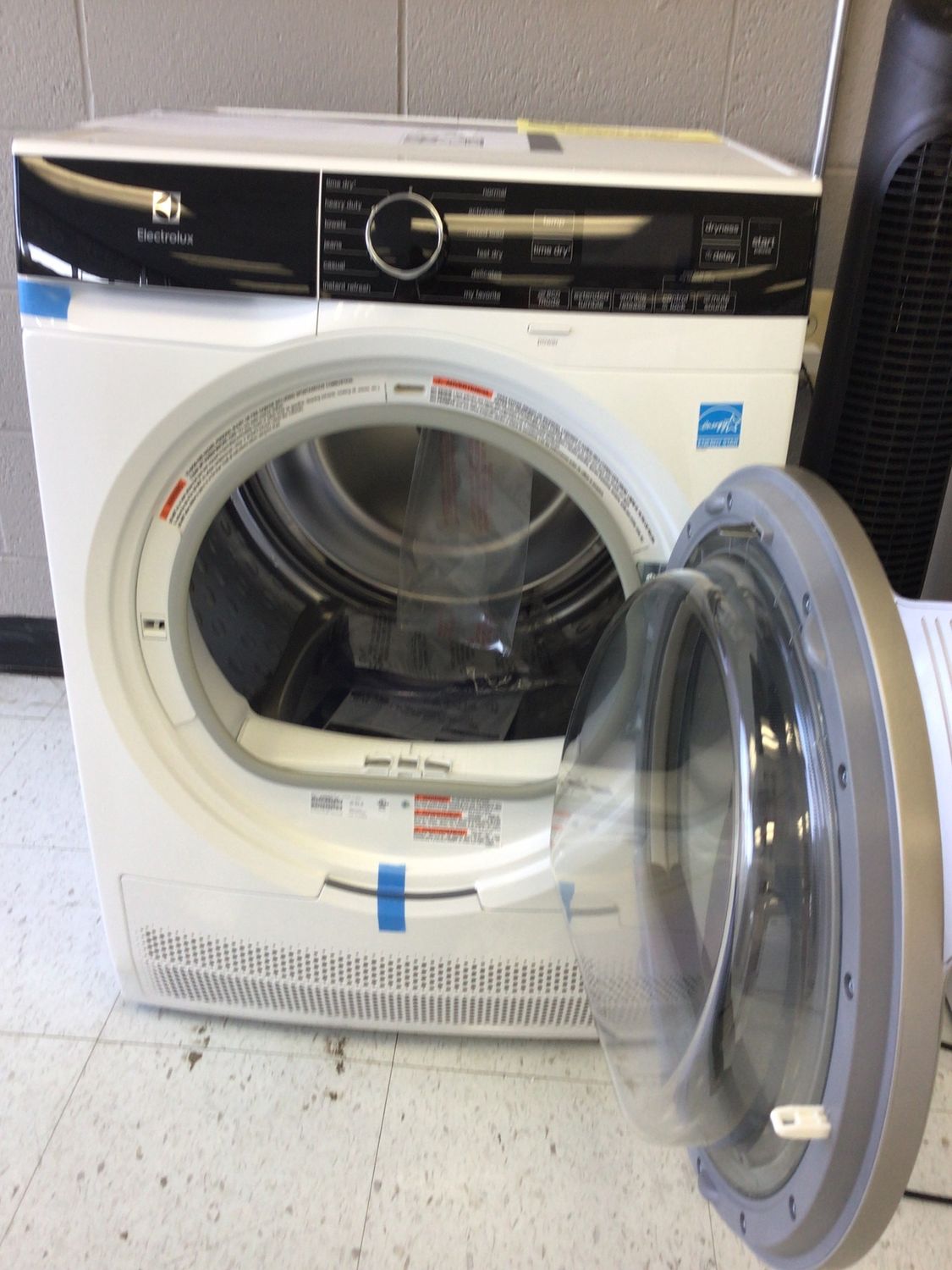 ELFE4222AW ELECTROLUX 24&quot; 4.0 cu.ft. COMPACT STACKABLE ELECTRIC DRYER WITH INSTANT FRESH, VENTLESS, WHITE