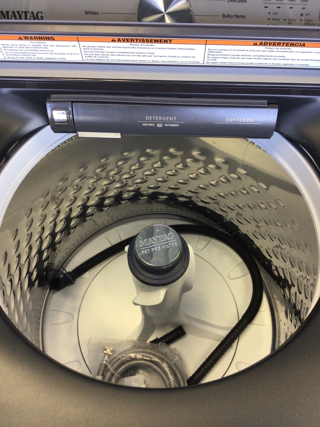 MAYTAG WASHER MVW6500MBK 4.7 cu. ft.  PET PRO TOP LOAD WASHER VOLCANO BLK