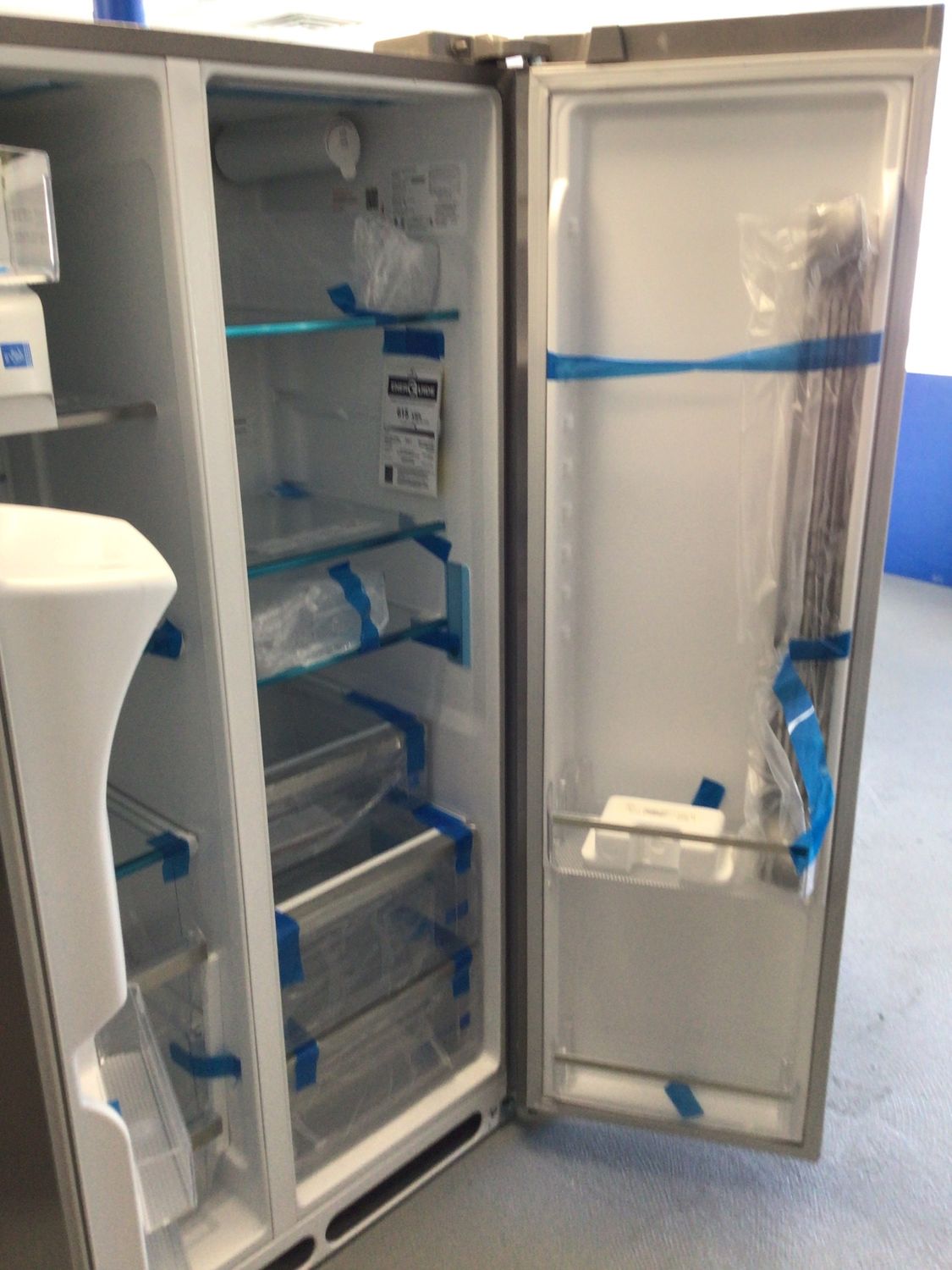 GRSC2352AF FRIGIDAIRE REFRIGERATOR, 22 cu.ft., SIDE-BY-SIDE, SMUDGE-RESISTANT STAINLESS STEEL H 69.875&quot; W 36.125&quot; D 31&quot;