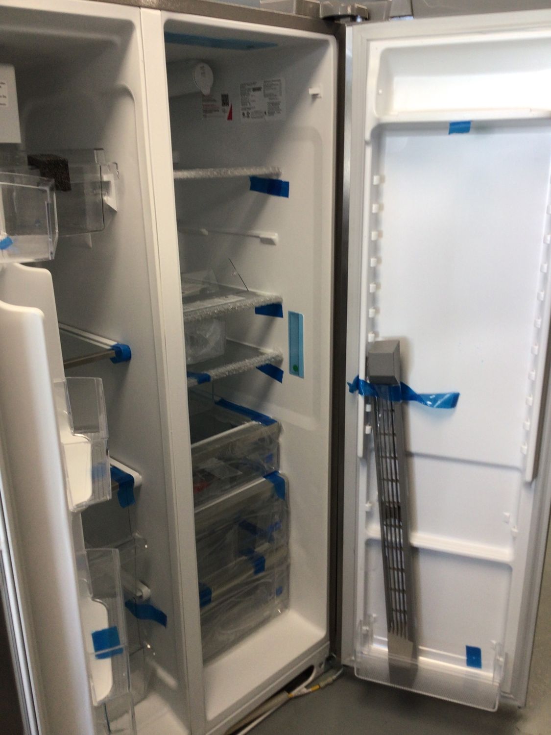 GRSN2620AF-2 FRIGIDAIRE GALLERY REFRIGERATOR, 26 cu.ft., SIDE-BY-SIDE, SMUDGEPROOF STAINLESS STEEL H 69.875&quot; W 36.125&quot; D 35.875&quot;