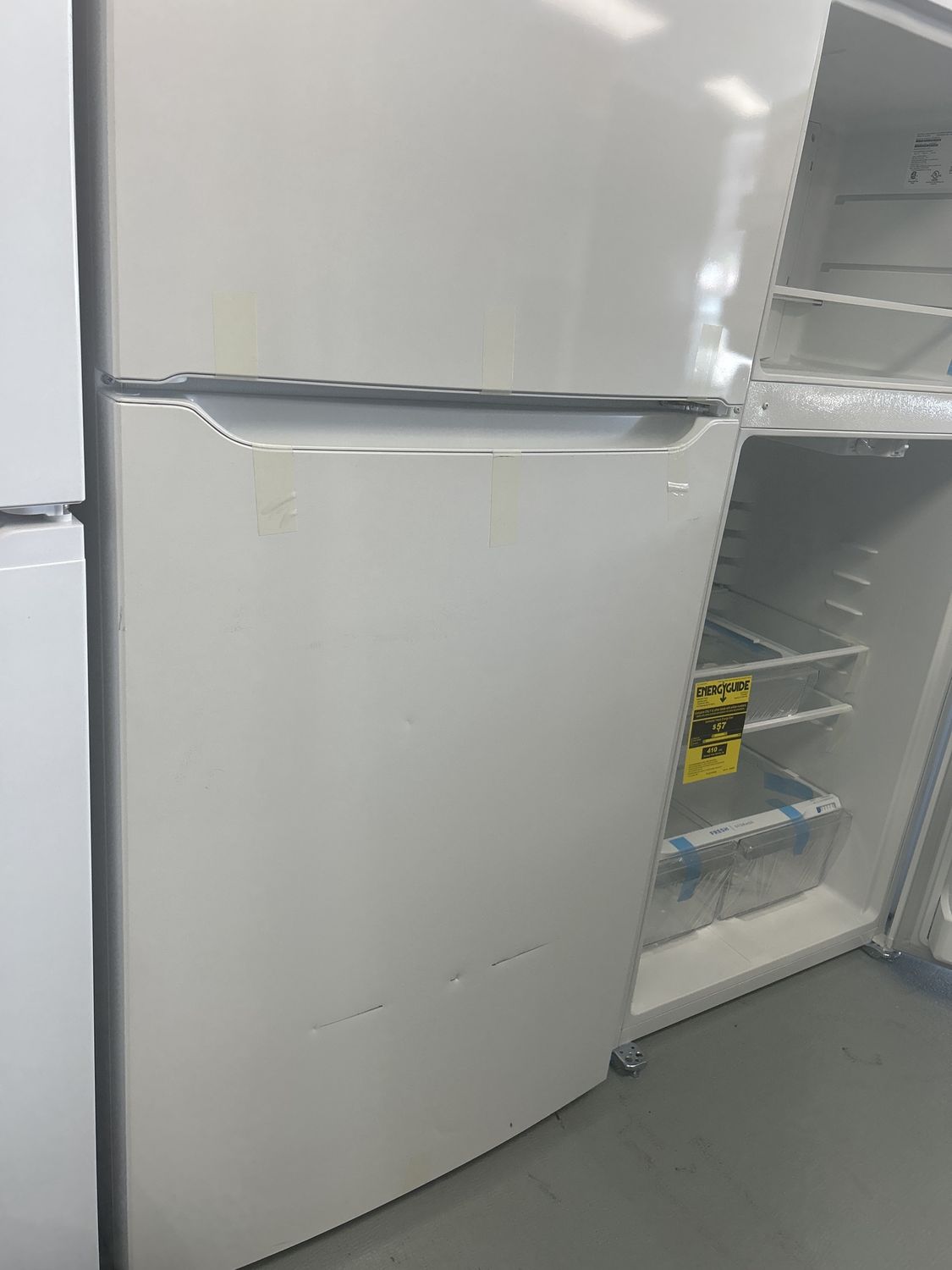 FFTR1835VW-1 FRIGIDAIRE REFRIGERATOR, 18 cu.ft., TOP-MOUNT, GARAGE READY, WHITE, H 66.375&quot; W 30&quot; D 30.375&quot;